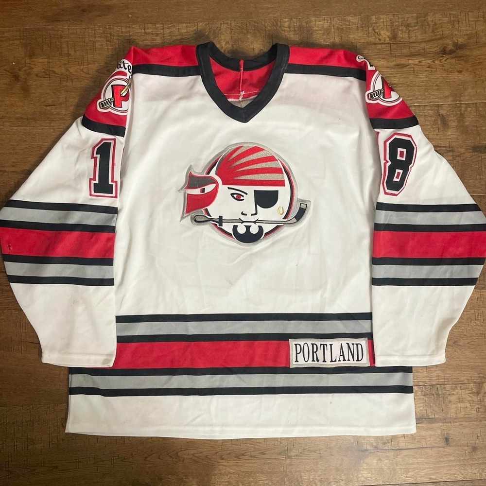 CCM Portland Pirates Hockey Jersey Mens XL White Vintage Streetwear AHL No 18